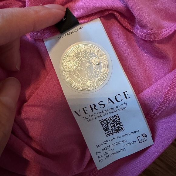 Versace slogan-print T-shirt (New) - Picture 9 of 9